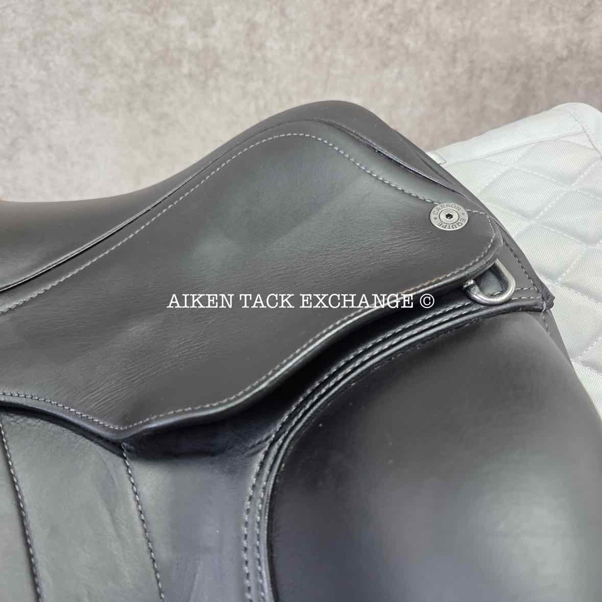 **SOLD** 2020 Equipe E-Carbon Kalifornia Monoflap Dressage Saddle, 17" Seat, MW/W Tree, Foam Panels