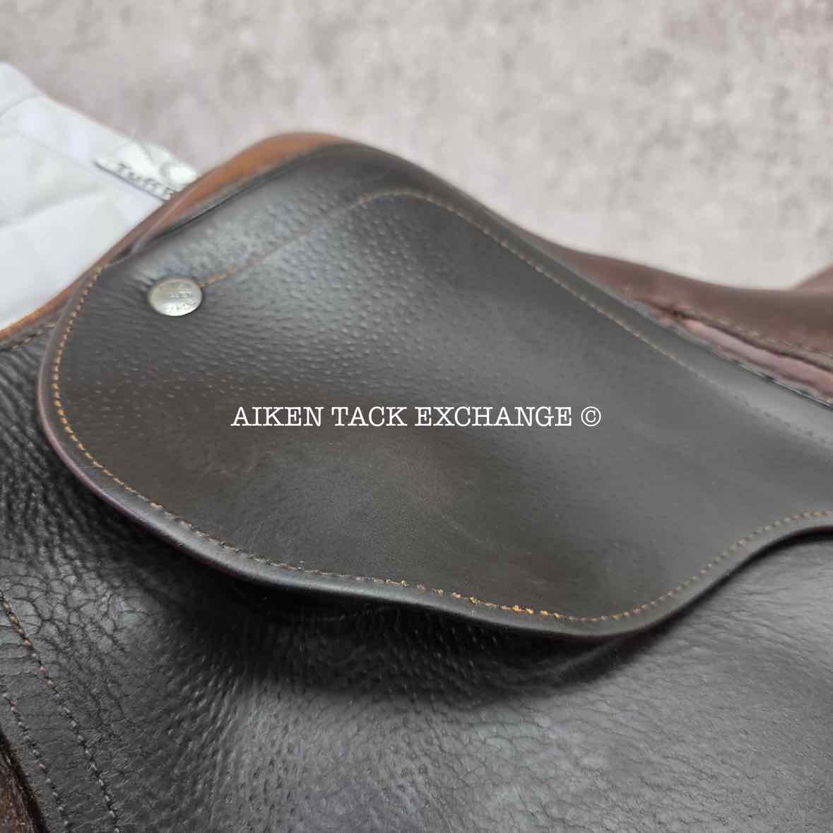 2010 CWD SE01 Close Contact Jump Saddle, 17" Seat, 3L Flap, Medium Wide Tree, Foam Panels