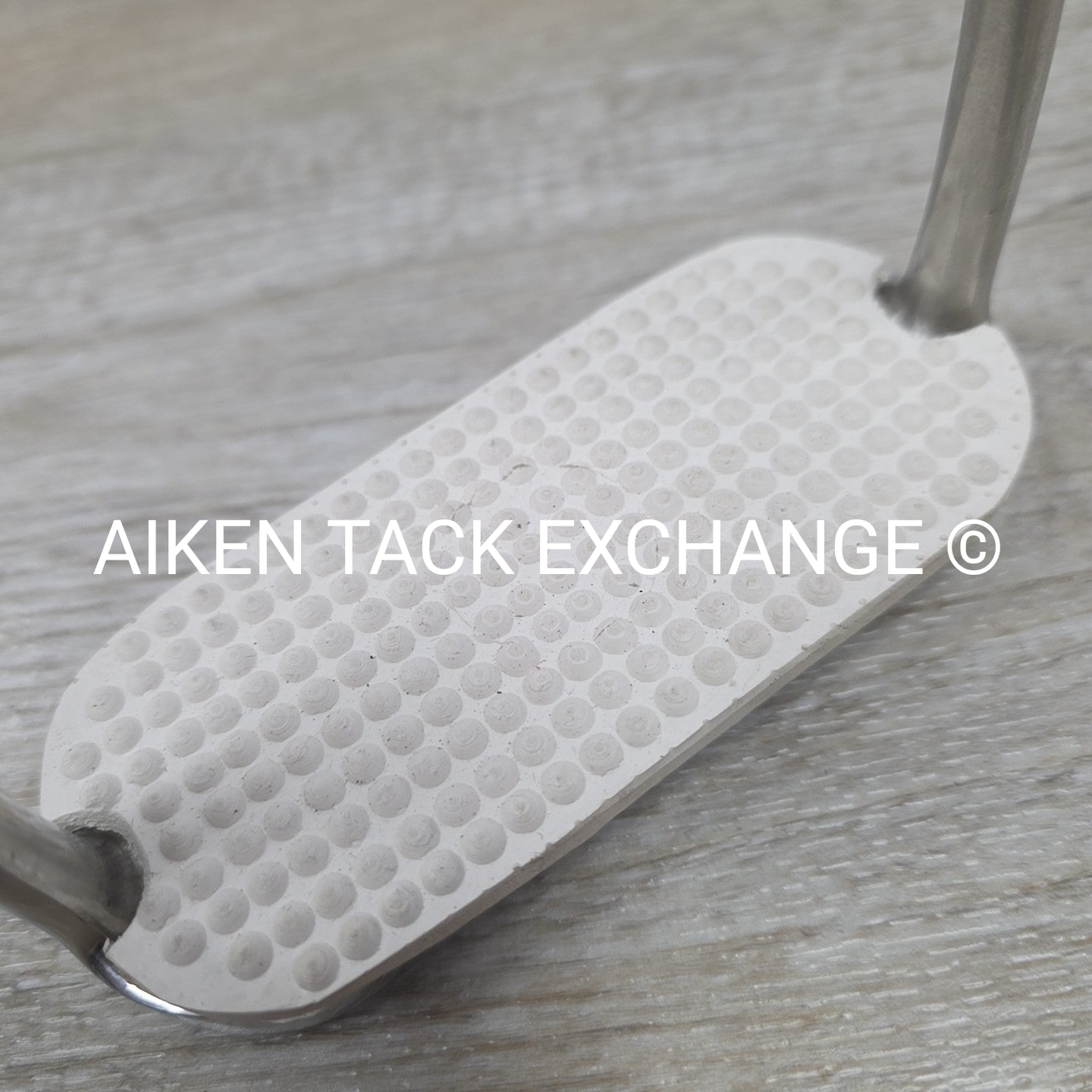 Korsteel Fillis Stirrup Irons with Engraved Crystal Detail, 4.5"