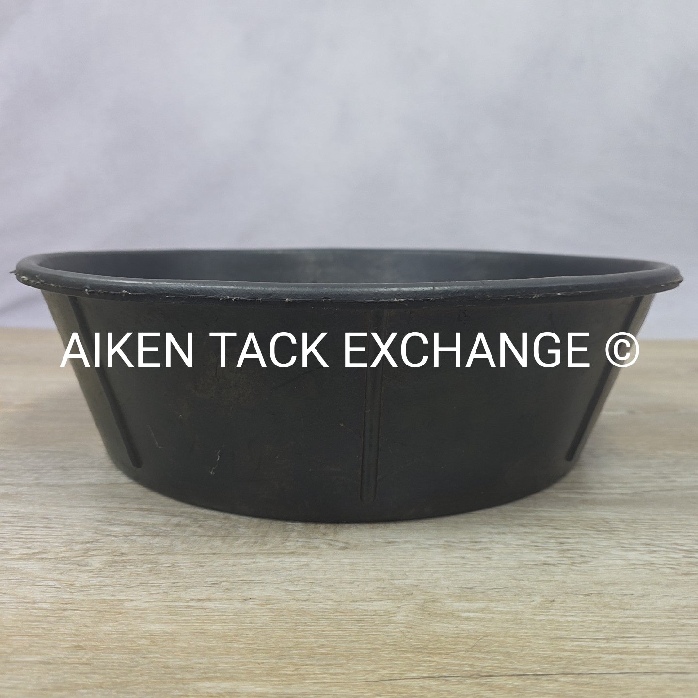 Rubber Round Feeder