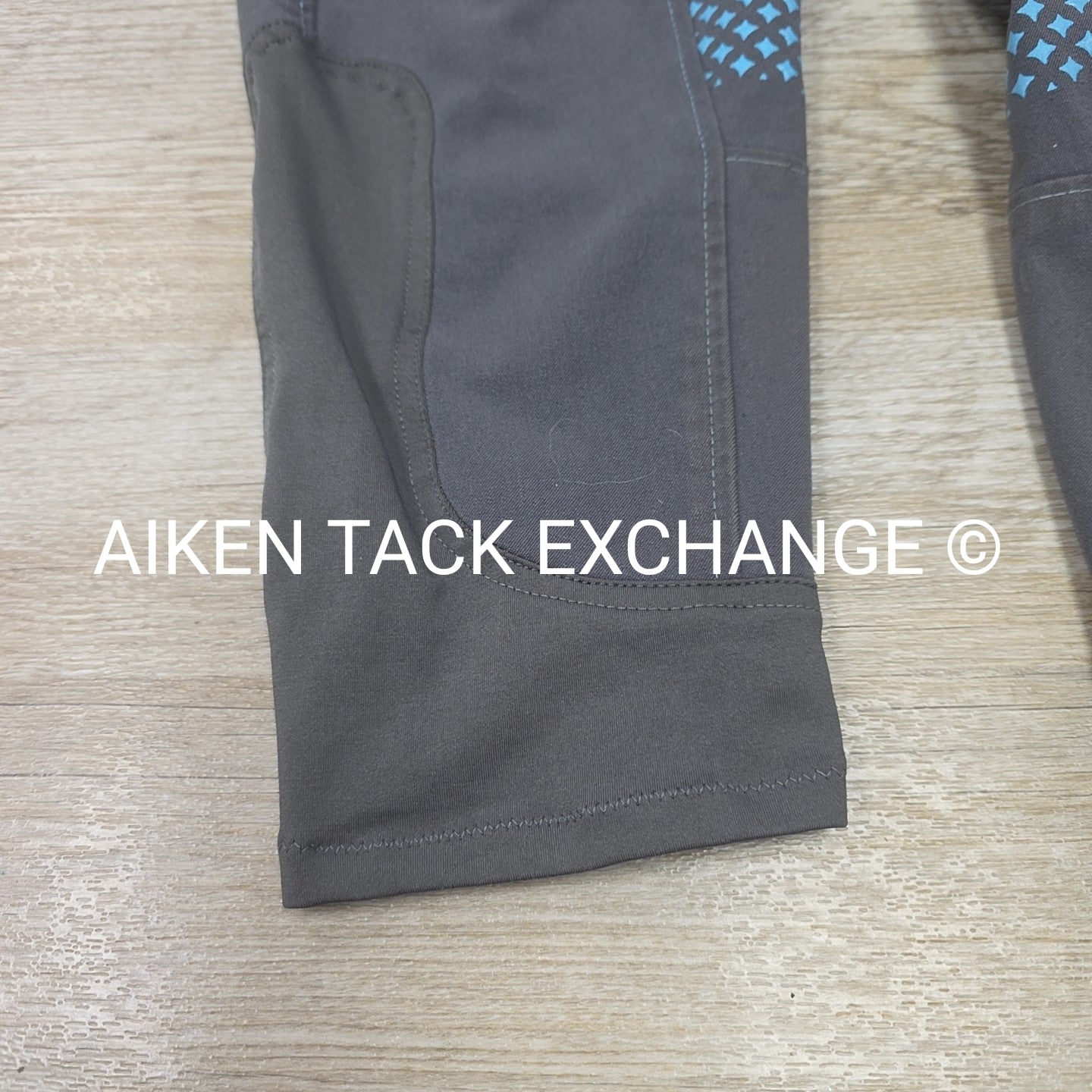 BARGAIN BUNDLE: SmartPak Silicone Grip Full Seat & Knee Patch Breeches, Size 40