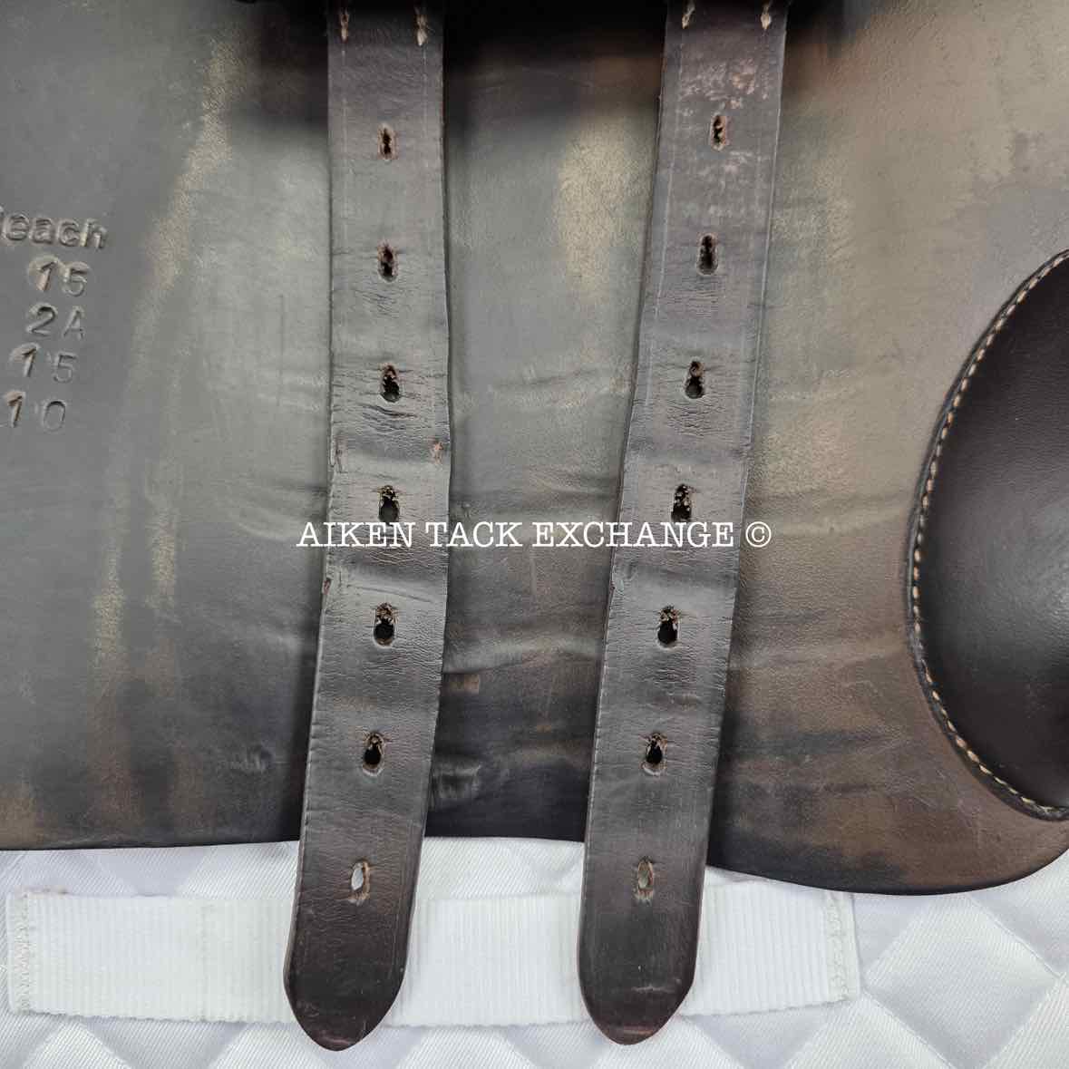 **SOLD** 2015 Voltaire Palm Beach Close Contact Jump Saddle, 17" Seat, 2A Flap, Medium Wide Tree, FIN Panels