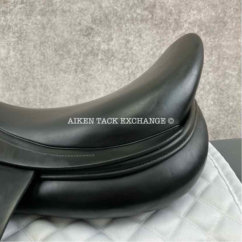 2009 Amerigo Vega Dressage Saddle, 18" Seat, Medium Tree, Wool Flocked Panels