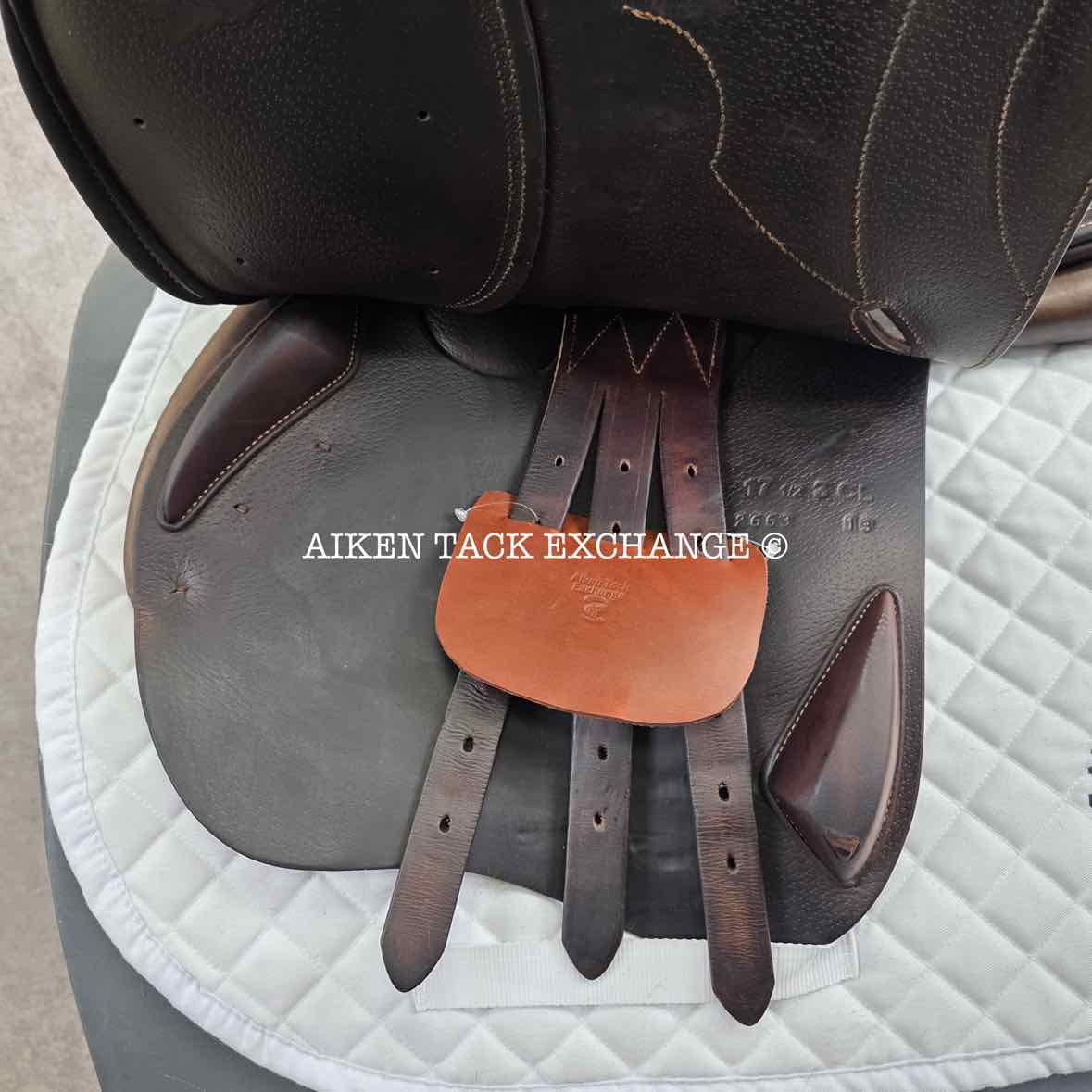 2013 Herve Godignon Jump'In Close Contact Jump Saddle, 17.5" Seat, 3CL Flap, Medium Tree, Foam Panels