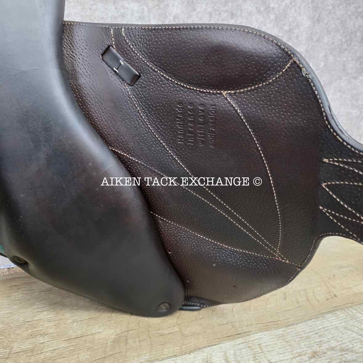 2018 Voltaire Lexington Monoflap Jump Saddle, 17" Seat, 0A Flap, Medium Wide Tree, PRO Panels, Full Buffalo Leather
