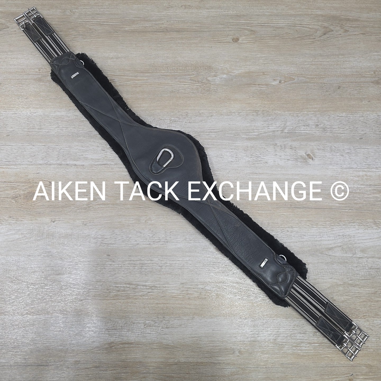 LeMieux Arika Simuwool Contour Long Girth, Black, 52"