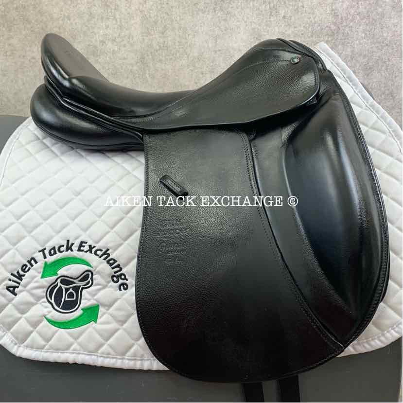**SOLD** 2012 Stubben Genesis CL Deluxe Dressage Saddle, 17.5" Seat with Biomex, 30 cm Tree - Medium Wide, Wool Flocked Panels