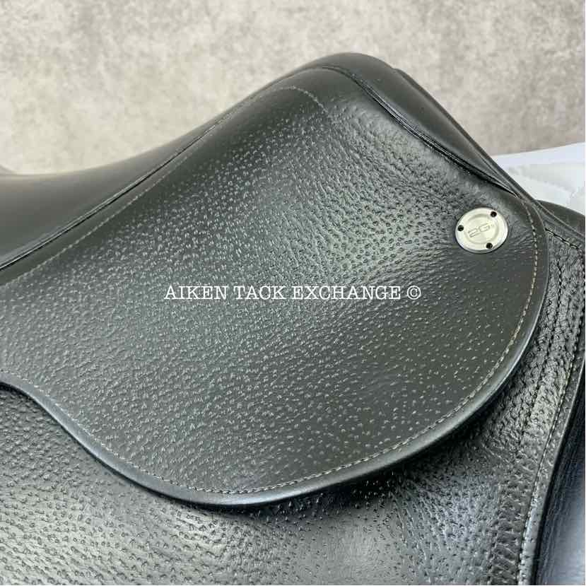 2018 CWD SE25 2GS Close Contact Jump Saddle, 17.5" Seat - S2, 3C Flap, Dynamik Flex Tree - Medium, Foam Panels