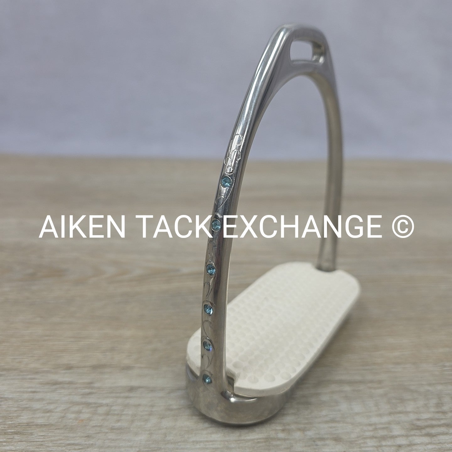 Korsteel Fillis Stirrup Irons with Engraved Crystal Detail, 4.5"