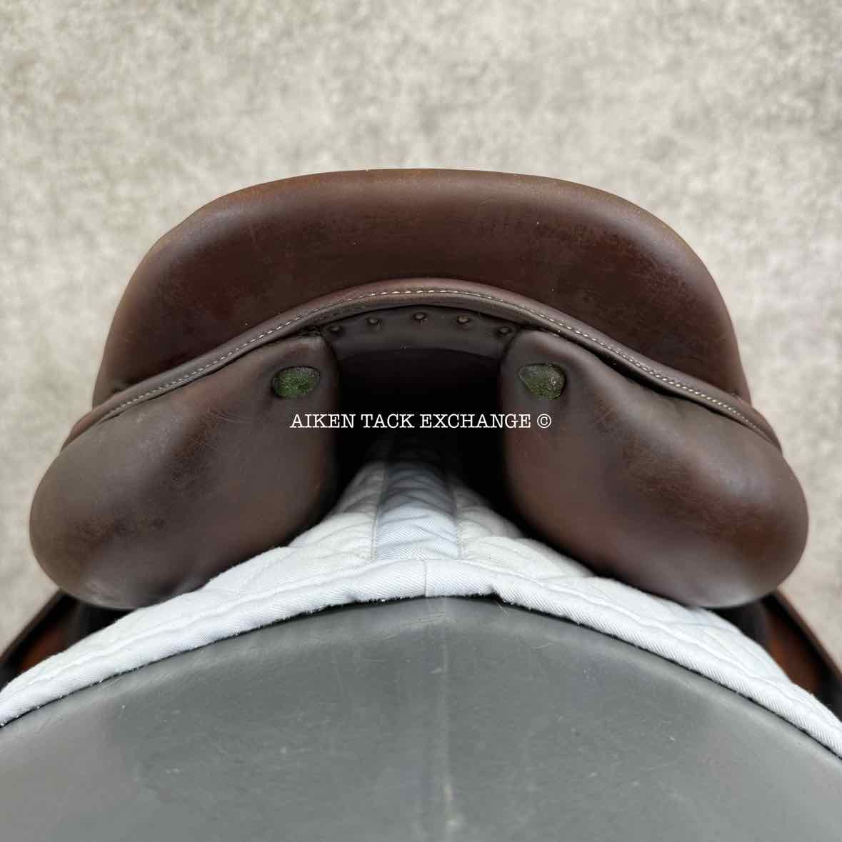 2009 Devoucoux Oldara Close Contact Jump Saddle, 17.5" Seat, 2A Flap, M/MW Tree, Foam Panels