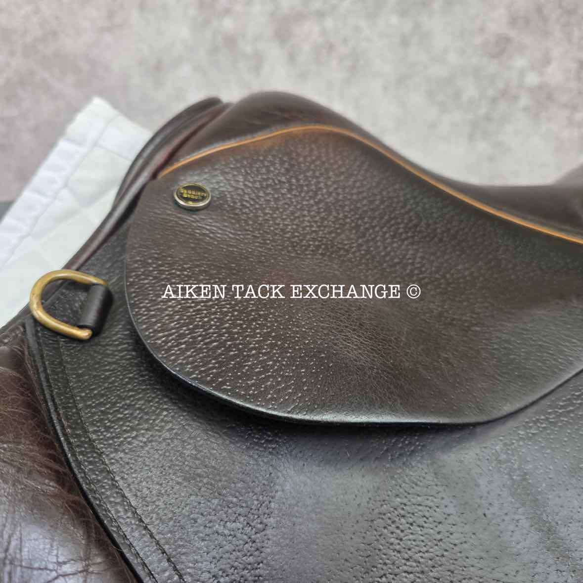 **SOLD** 2007 Saddler's Bench Killington III Jump Saddle, 17.5" Seat. Medium Wide Tree, Wool Flocked Panels