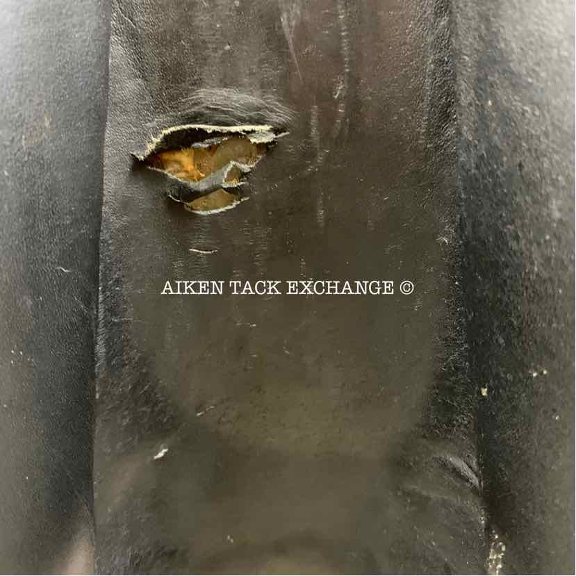 **SOLD** Unknown Brand Endurance Saddle, 18" Seat, Wide Tree