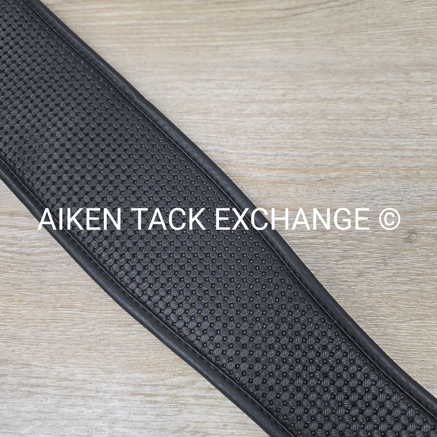 Wintec Chafeless Synthetic Girth, Black, 46"