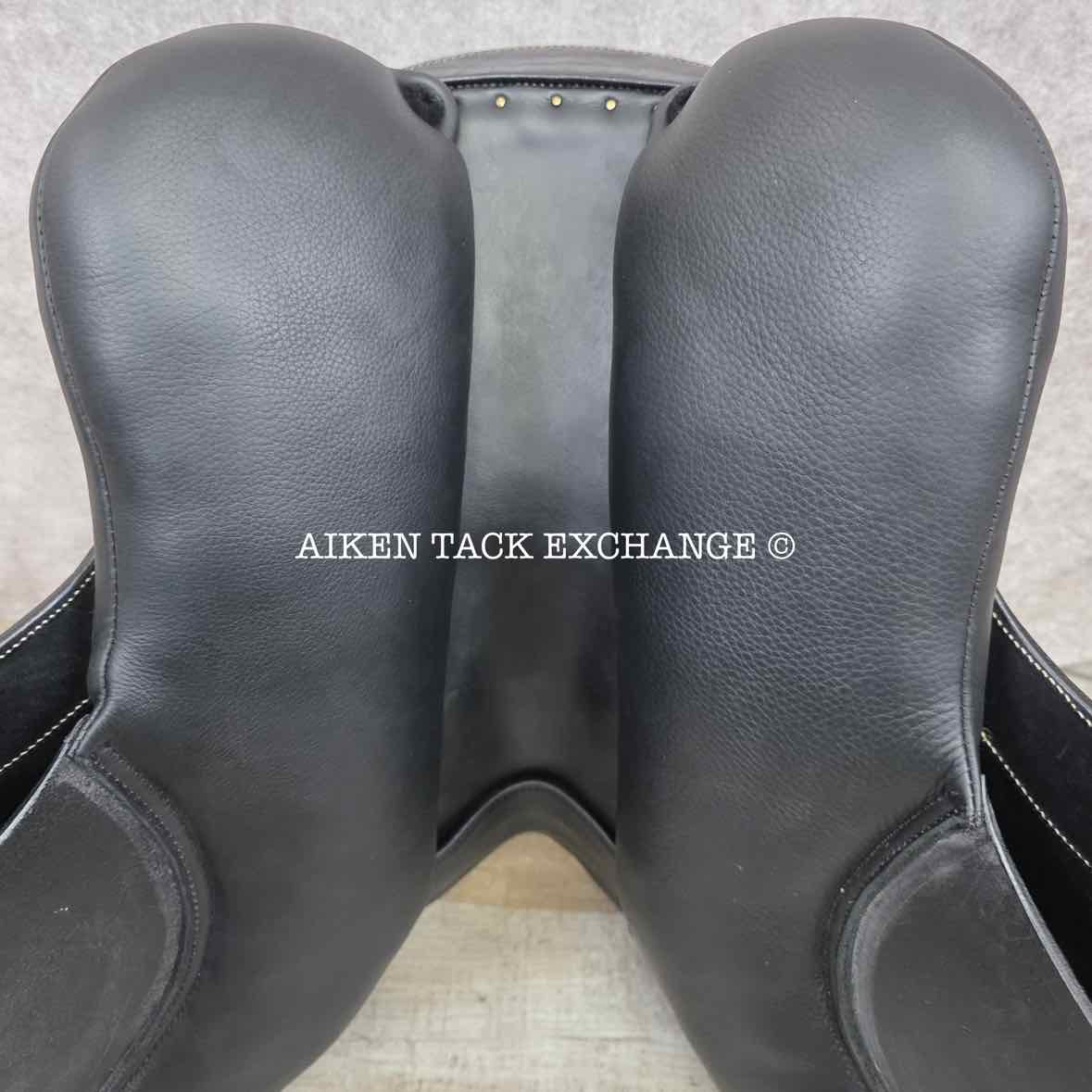 2023 MaxFlex Savannah Dressage Saddle, 17.5" Seat, XX-Wide Tree, Wool Flocked Panels