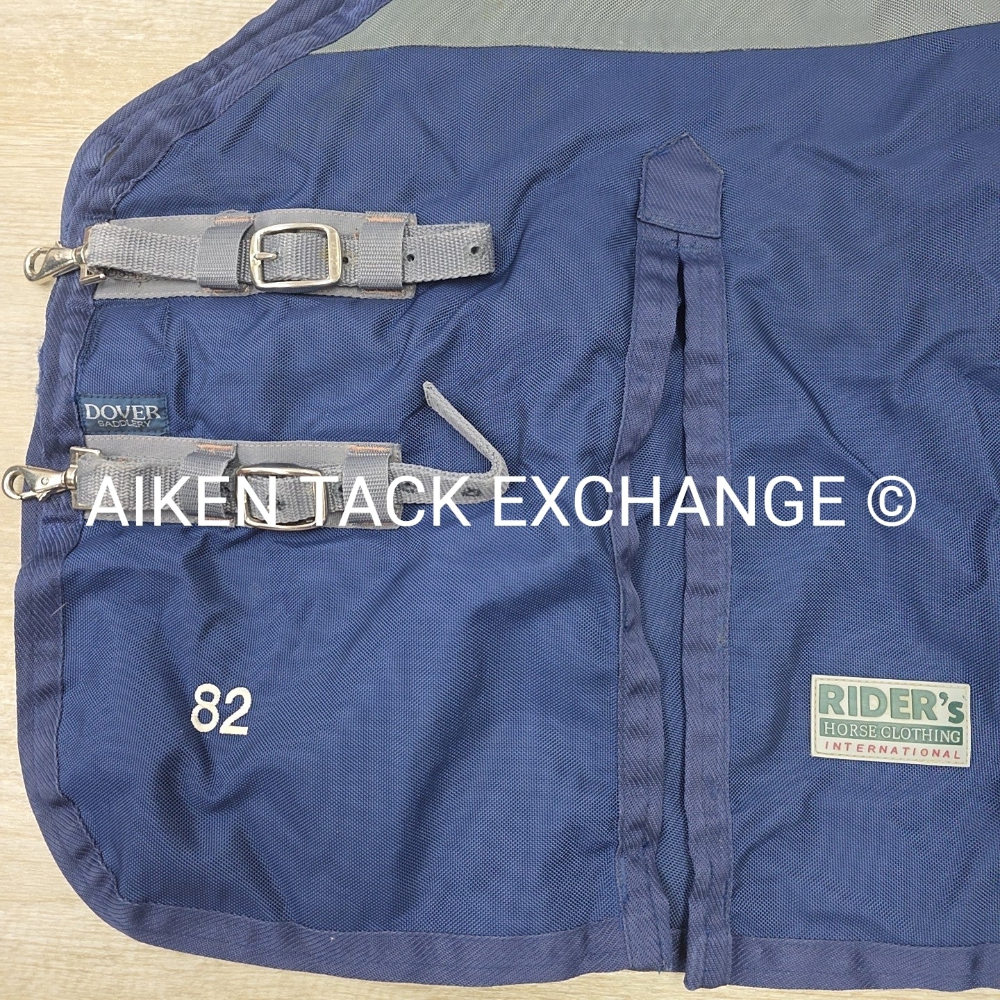 Dover Saddlery Riders International Medium / Heavy Weight Turnout Blanket with 2