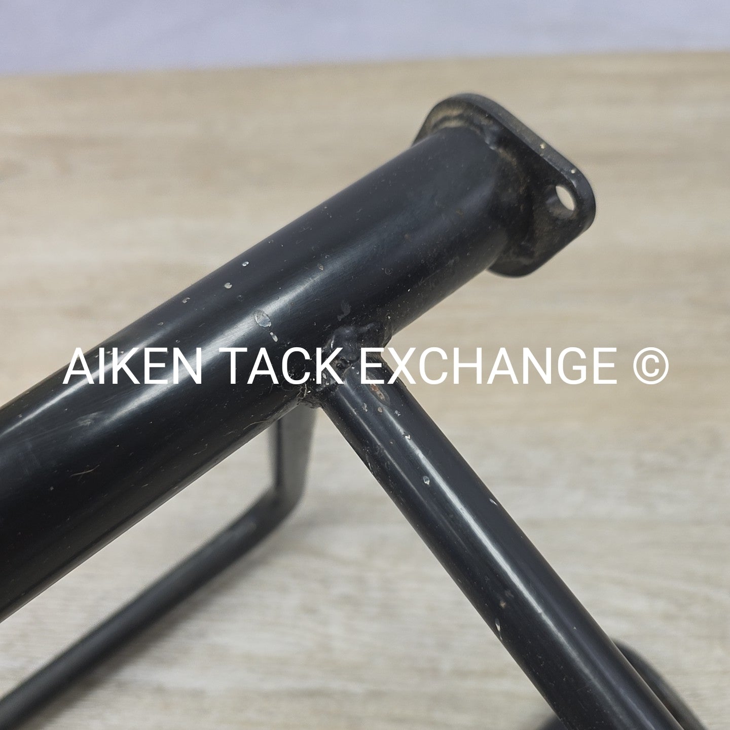 Metal Wall Mount Saddle Rack