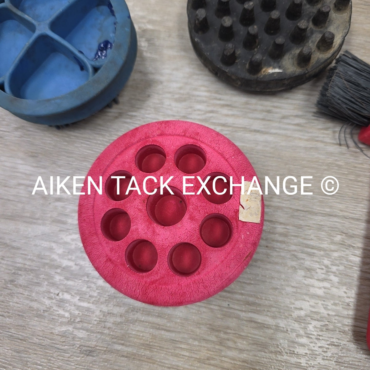 BARGAIN BUNDLE: 3 Hoof Picks & 3 Curry Combs