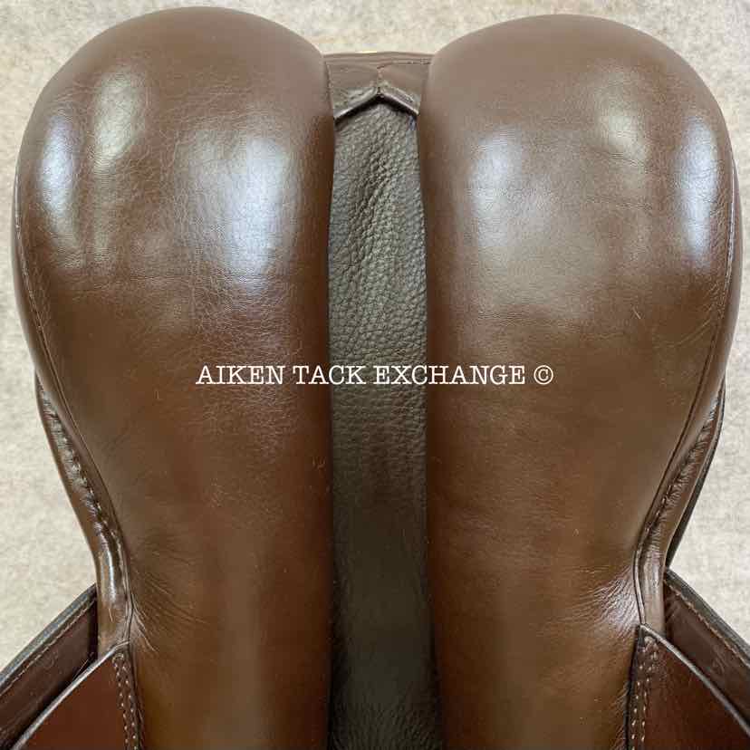 2011 Stubben Artus CS Deluxe Jump Saddle, 18" Seat, 28 cm Tree - Medium, Wool Flocked Panels