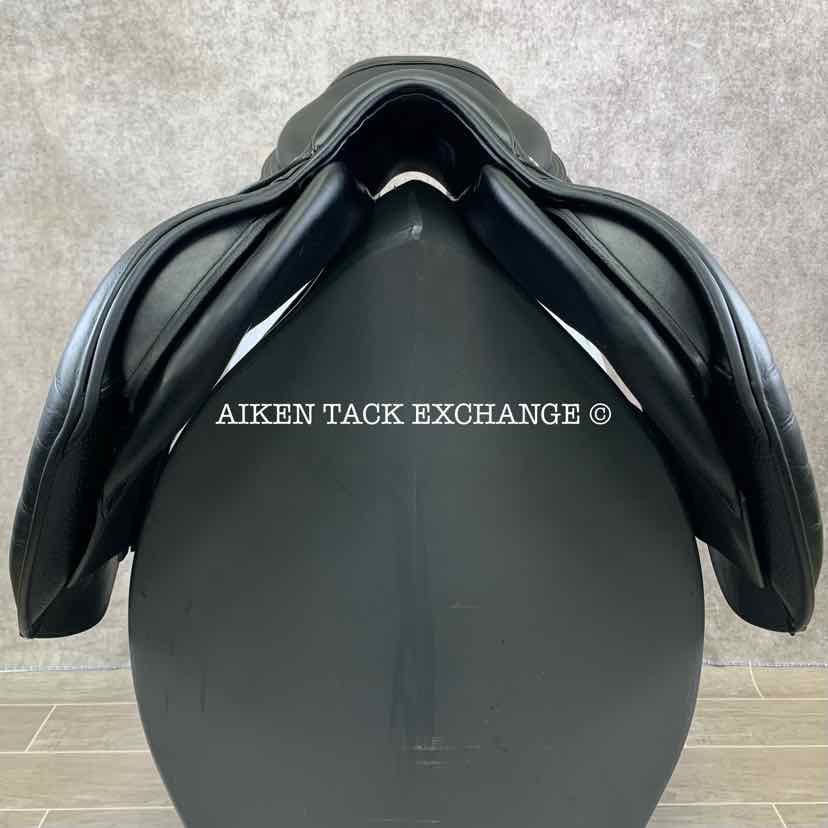 2018 CWD SE25 2GS Close Contact Jump Saddle, 17.5" Seat - S2, 3C Flap, Dynamik Flex Tree - Medium, Foam Panels