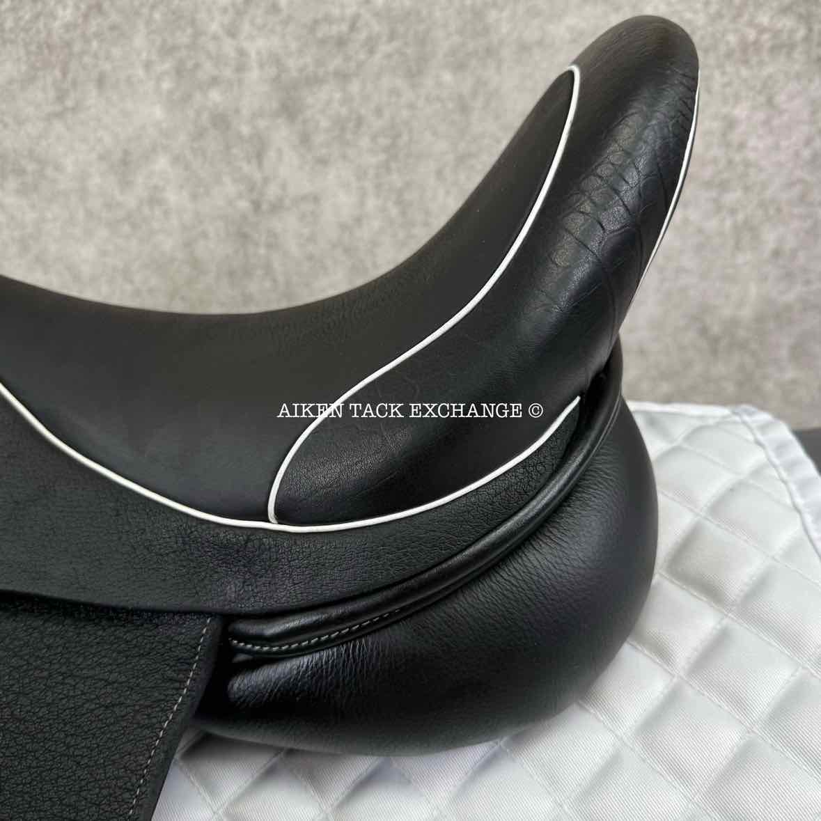 2023 Custom Saddlery Wolfgang Solo MKII Monoflap Dressage Saddle, 17.5" Seat, Adjustable Tree, Wool Flocked Panels