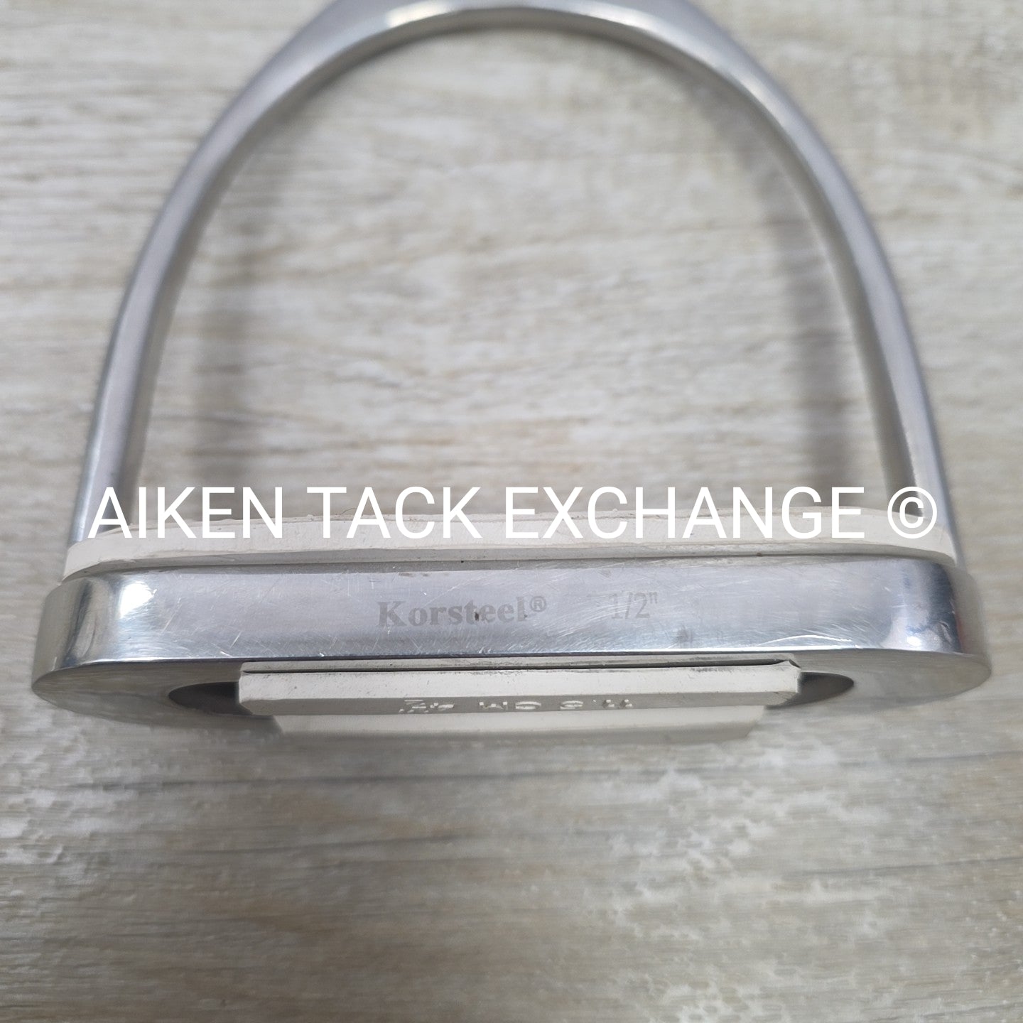 Korsteel Fillis Stirrup Irons with Engraved Crystal Detail, 4.5"