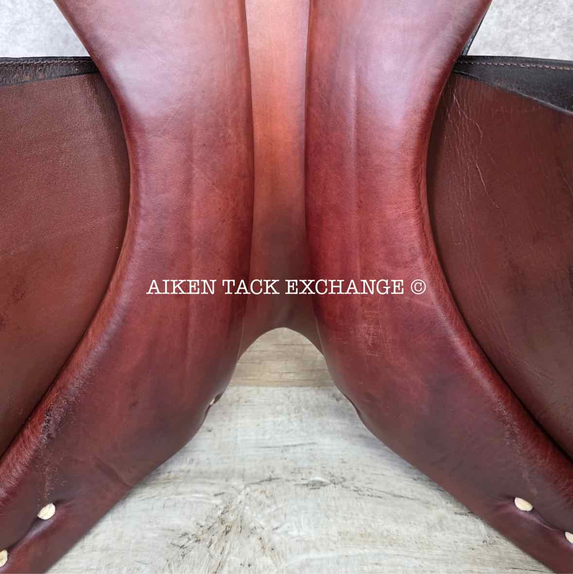 2007 Circuit by Dover Saddlery Close Contact Jump Saddle, 18" Seat, Medium Wide Tree, Foam Panels