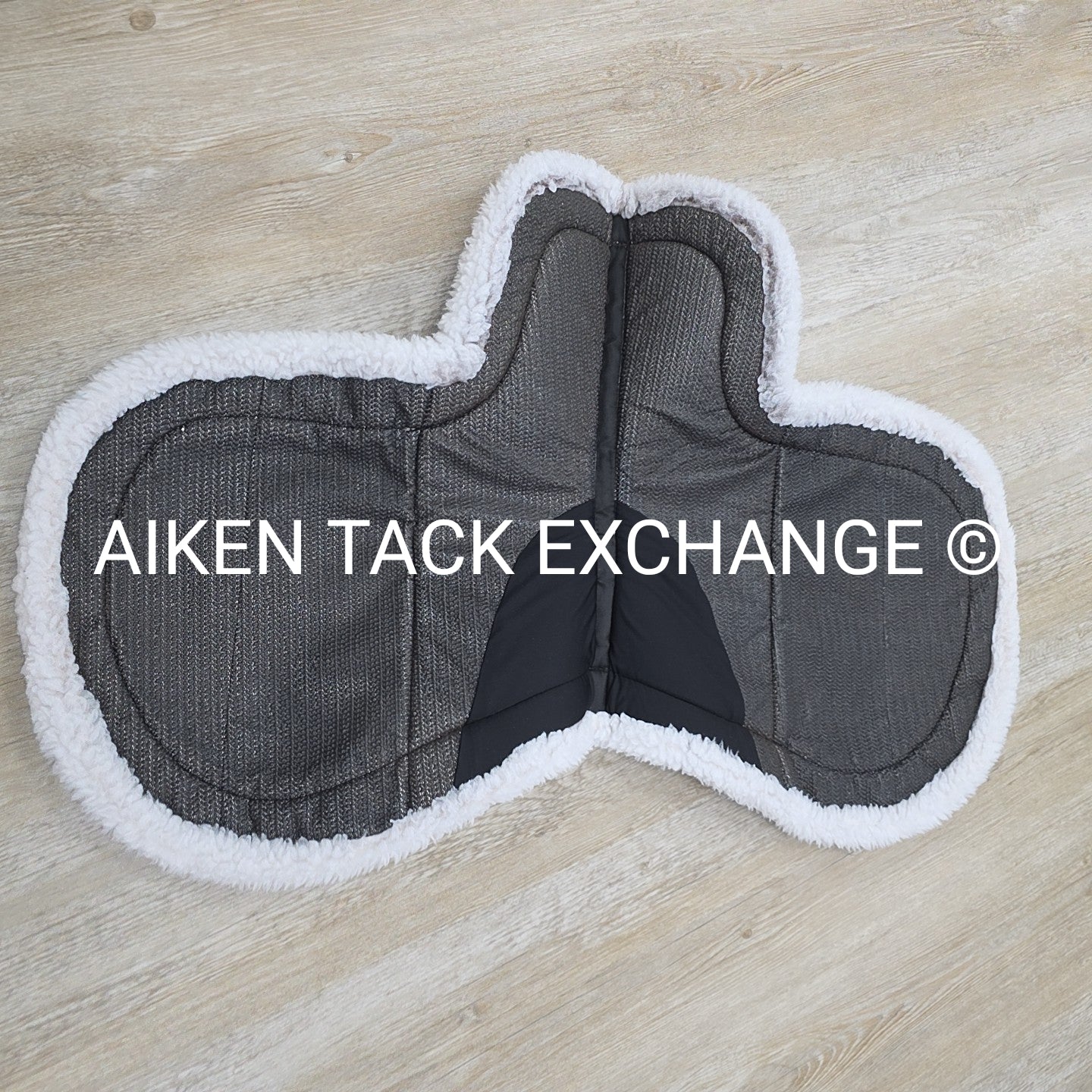 Ecogold Non-Slip Secure Hunter Pad, Size Large / 17" - 17.5"