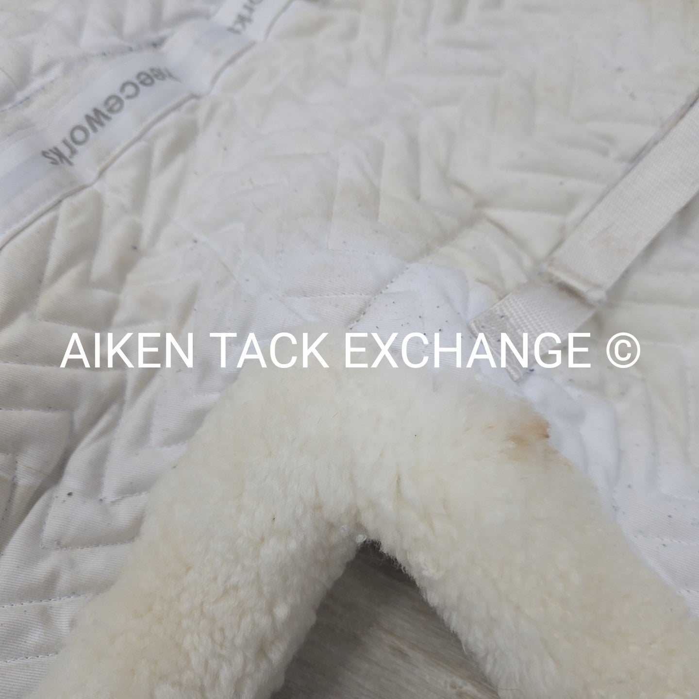 Fleeceworks Sheepskin Show Hunter Pad Partial Trim with Front Roll