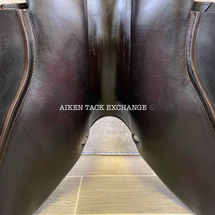 2016 CWD SE01 Close Contact Jump Saddle, 17" Seat, 2L Flap, Medium Tree, Foam Panels