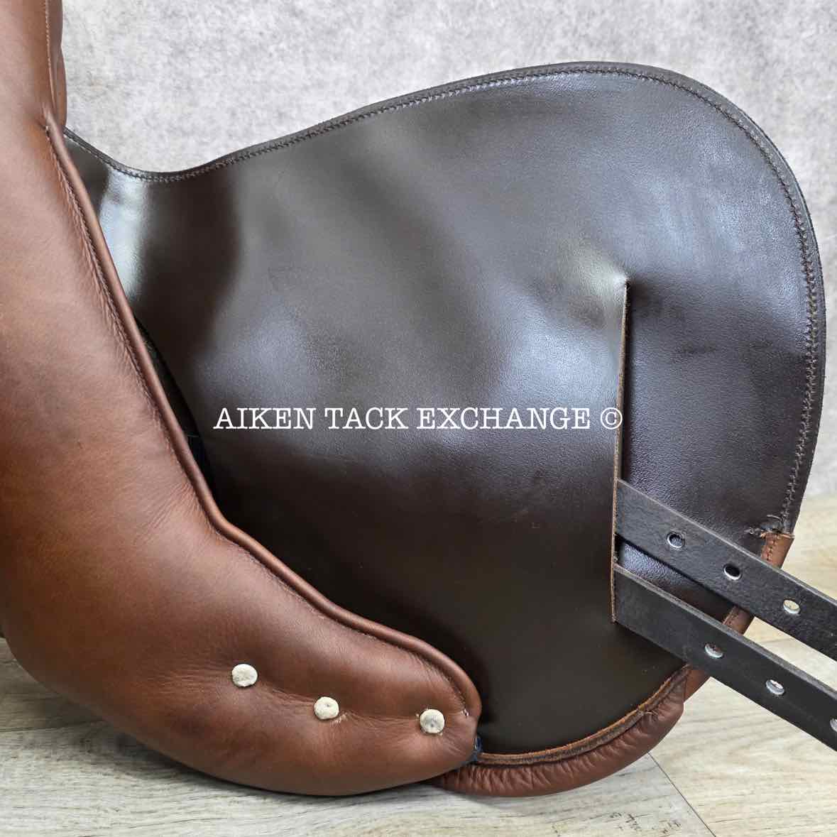 2022 Custom Saddlery Fleur De Lys Monoflap Jump Saddle, 17.5" Seat, Adjustable Tree, Wool Flocked Panels