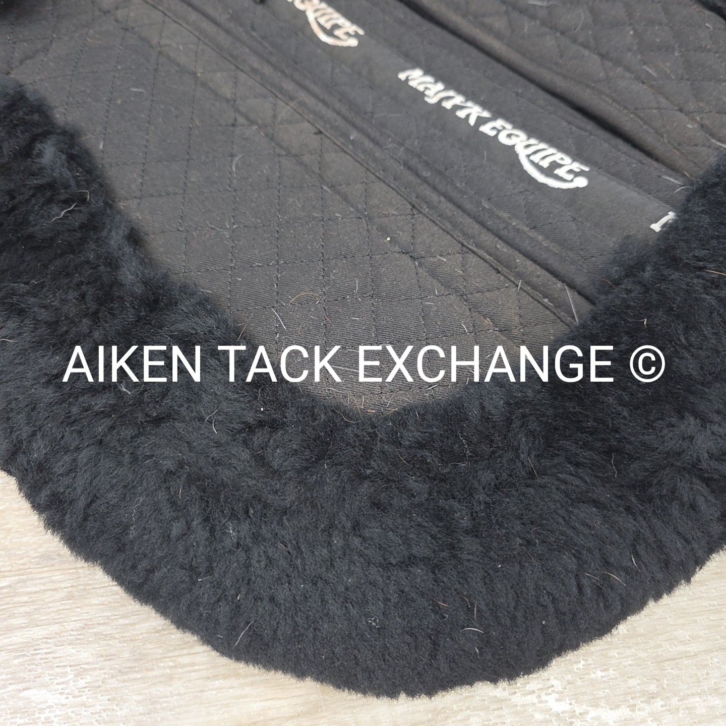 Majyk Equipe Ergonomic Shimmable Sheepskin Half Pad, With Rear Shims, Size Mediu
