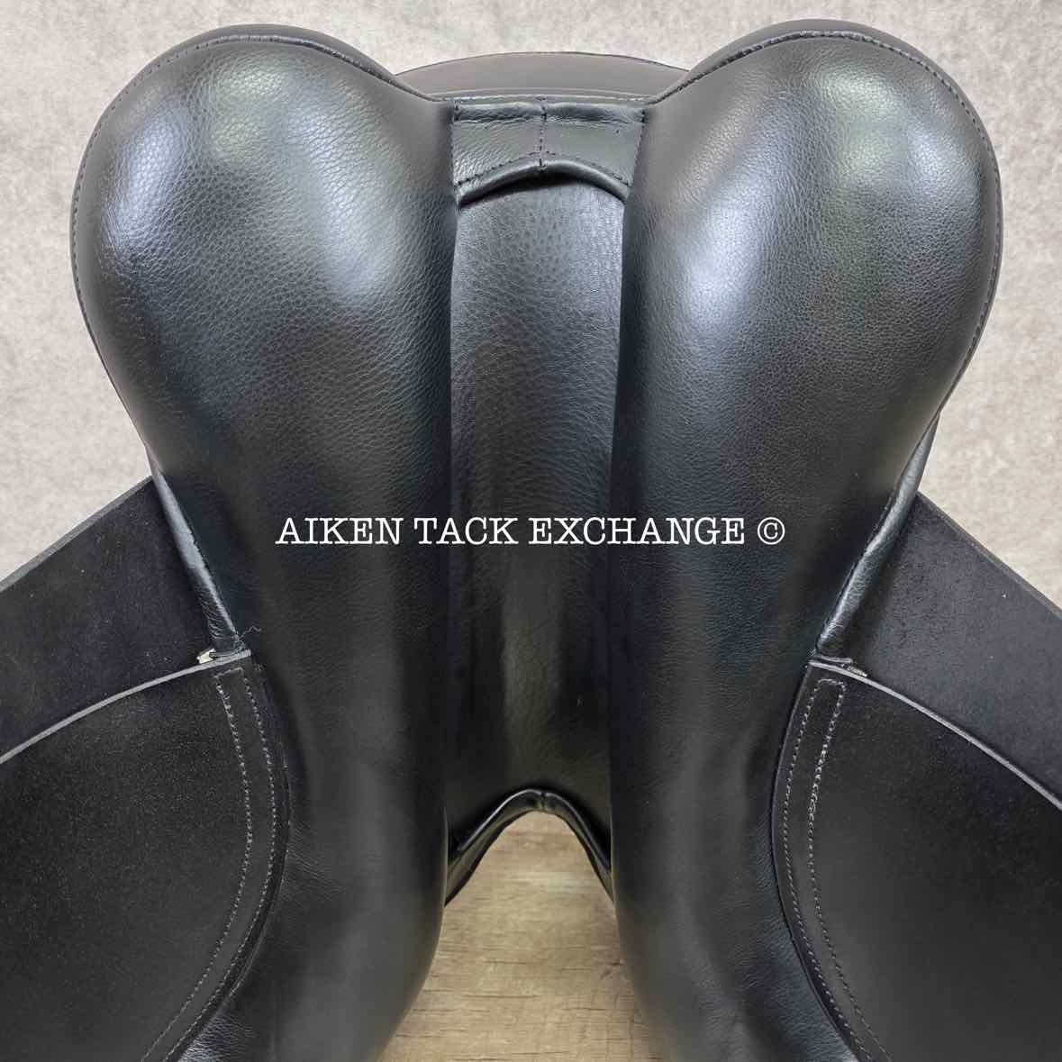 **SOLD** 2023 Trilogy Amadeo Elite Dressage Saddle, 18" Seat, Medium Wide Tree, Wool Flocked Panels