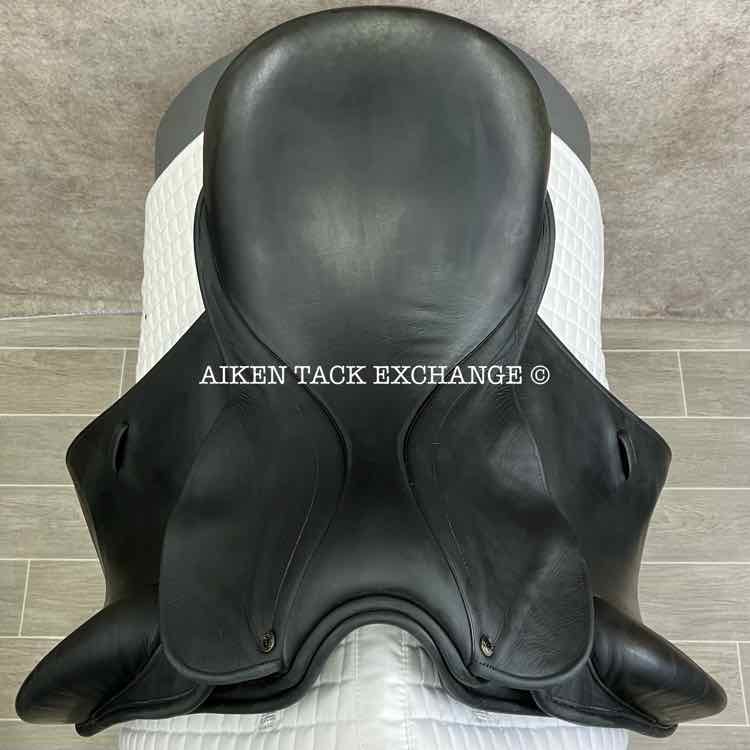 2005 County Perfection Dressage Saddle, 17.5" Seat, Adjustable Flap, M/MN Tree, Wool Flocked Panels