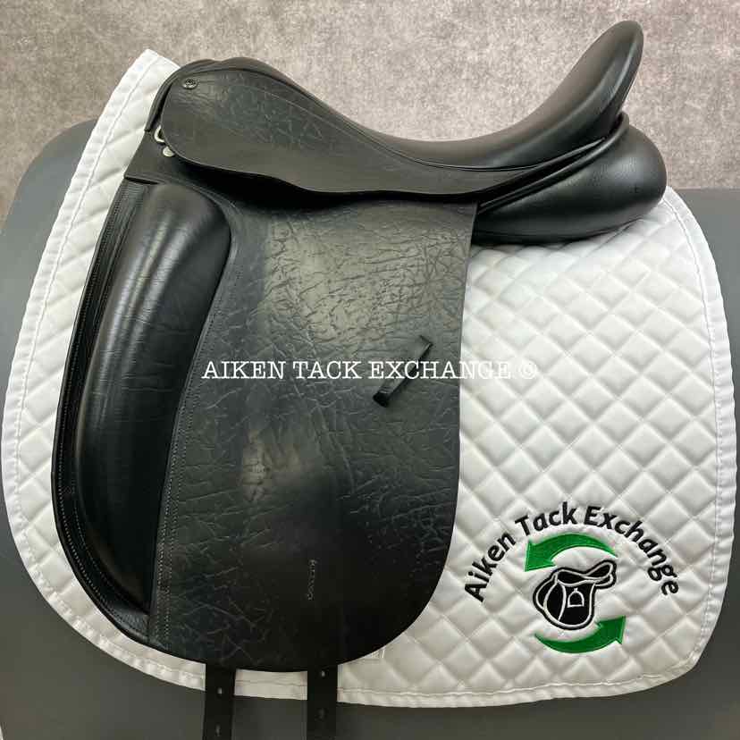 2011 County Fusion Dressage Saddle, 18" Seat, Medium Tree, Wool Flocked Panels