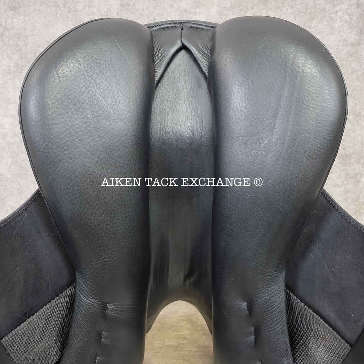 **SOLD** 2023 Passier Evo-D Monoflap Dressage Saddle, 17.5" Seat, Medium Wide Tree, Wool Flocked Panels