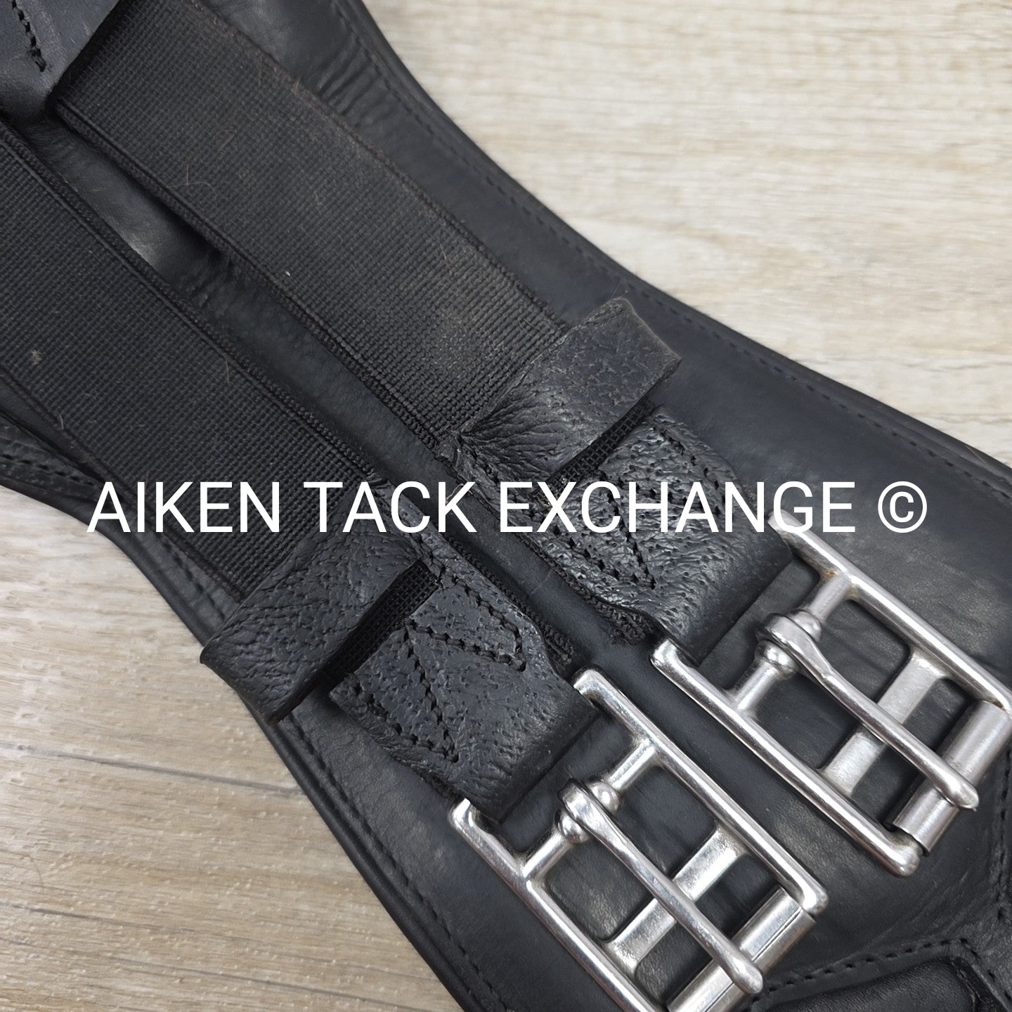 Devoucoux V Strap Girth, Black, Size 24"