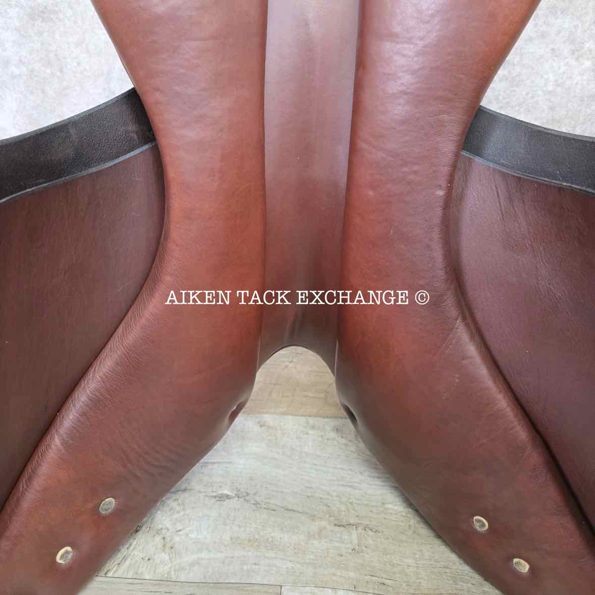 Circuit by Dover Saddlery Jump Saddle, 18.5" Seat, Wide Tree, Foam Panels