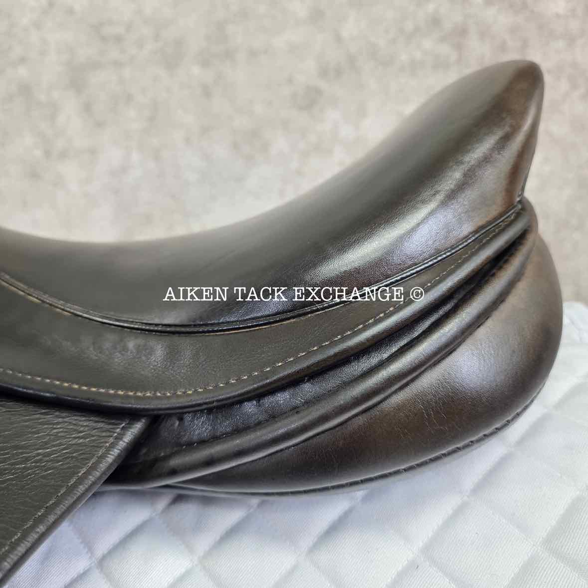 **SOLD** 2010 Black Country Maelstrom Jump Saddle, 17.5" Seat, Medium Tree, Wool Flocked Panels