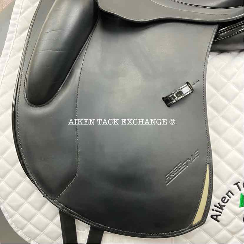 2018 Erreplus Freestyle Monoflap Dressage Saddle, 17" Seat, Adjustable Tree, Wool Flocked Panels