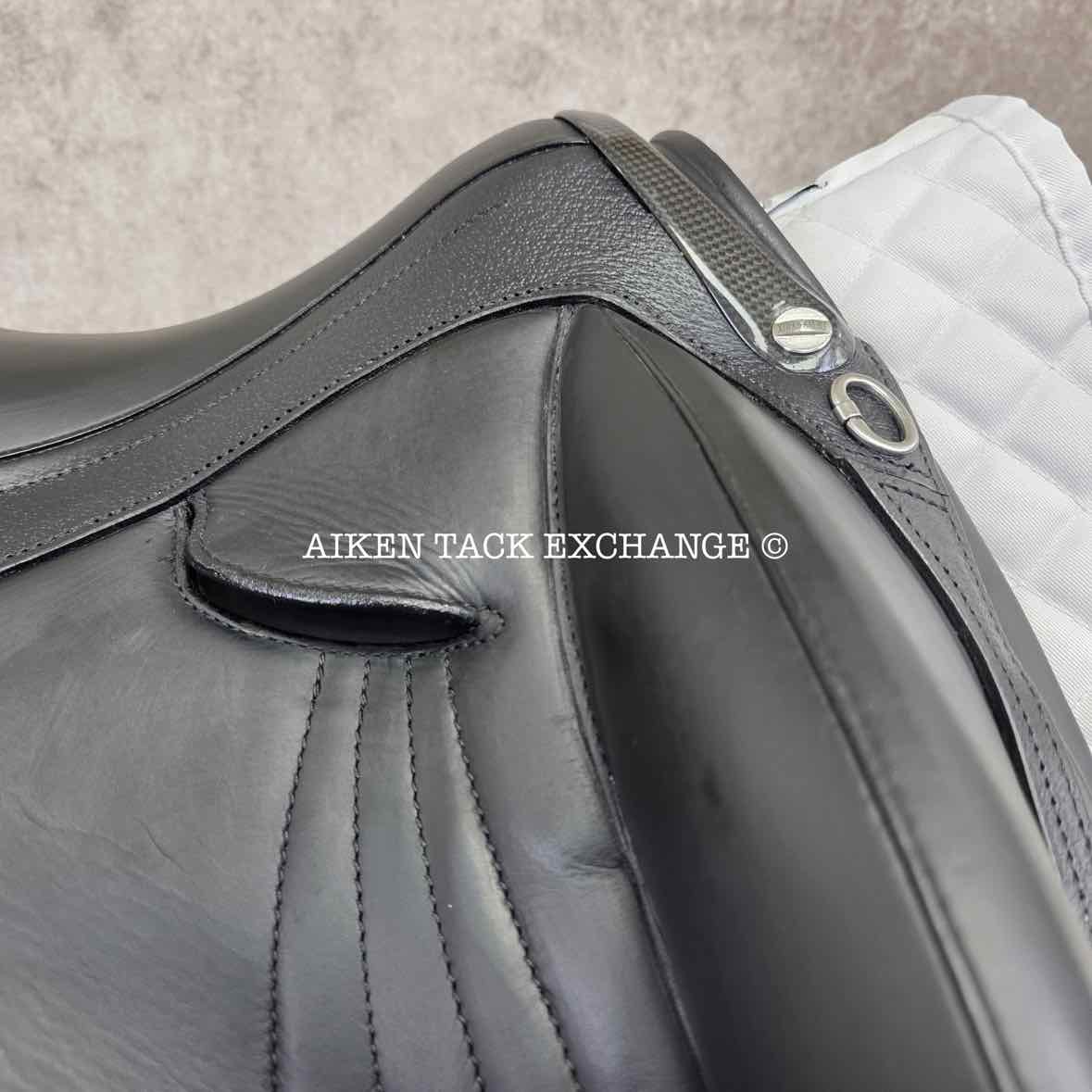 2022 Devoucoux Makila Harmonie Monoflap Dressage Saddle, 17.5" Seat - 002, 2A Flap, Dynamick Tree - Medium, D3D Panels, Full Buffalo Leather