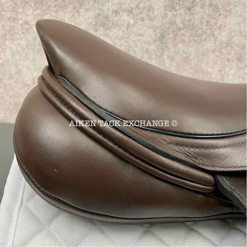 **SOLD** 2019 Custom Saddlery Monte Carlo Monoflap Jump Saddle, 17.5" Seat, Adjustable Tree, Wool Flocked Hybrid Panels