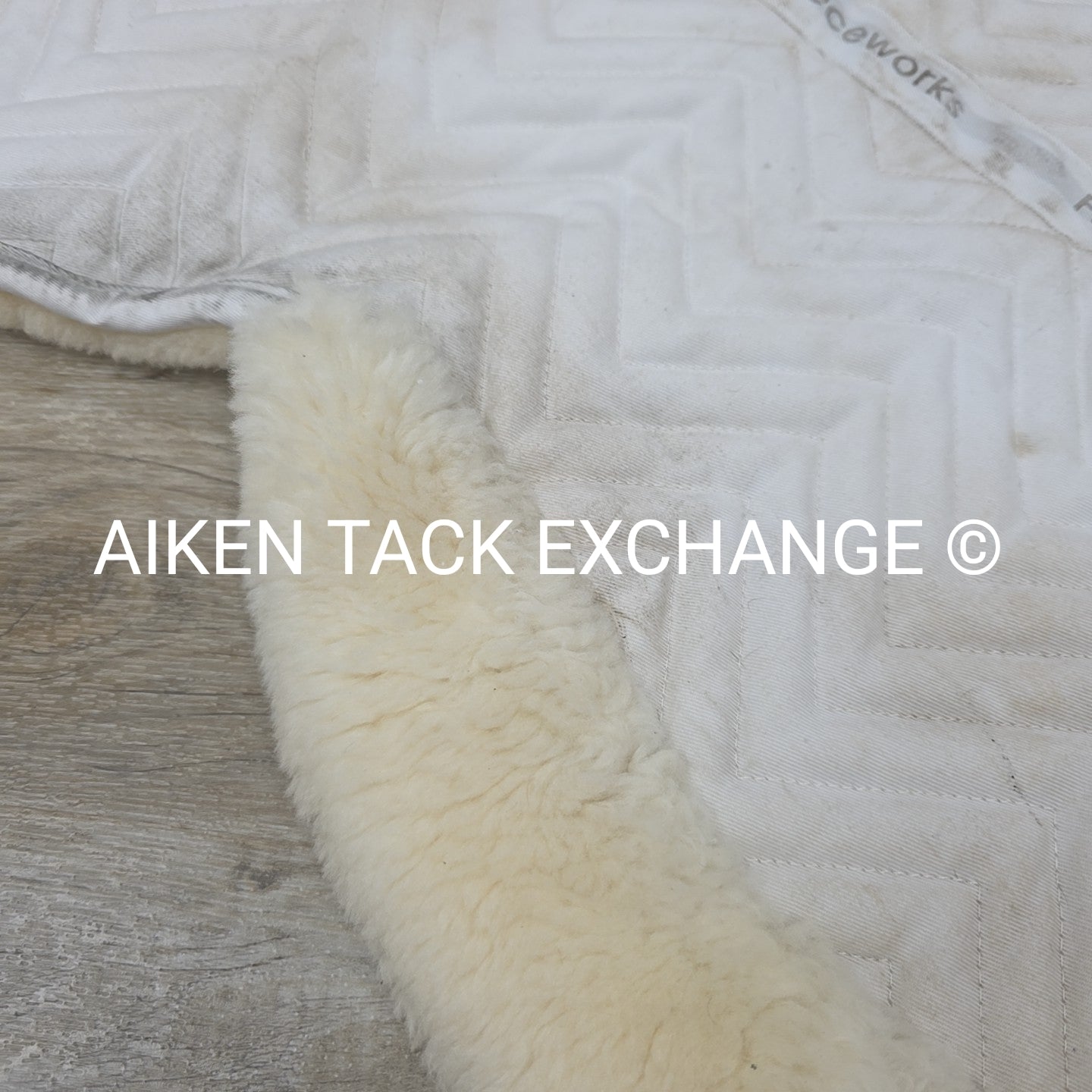 Fleeceworks Classic Half Pad with Rolled Edges, Size X-Large