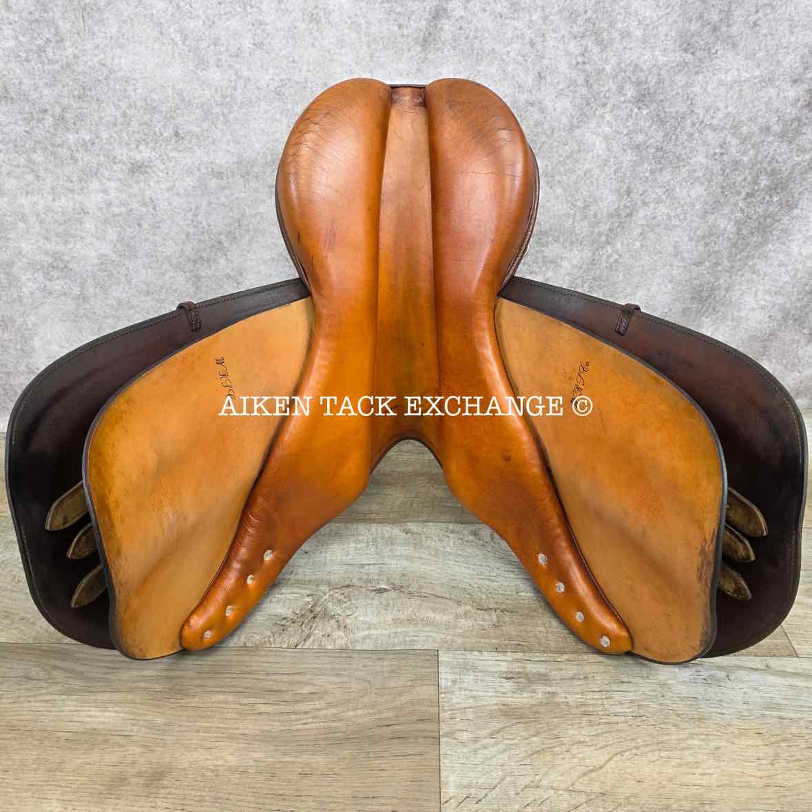 Crosby Miller's Prix Des Nations Close Contact Saddle, 17.5" Seat, Medium Tree, Foam Panels