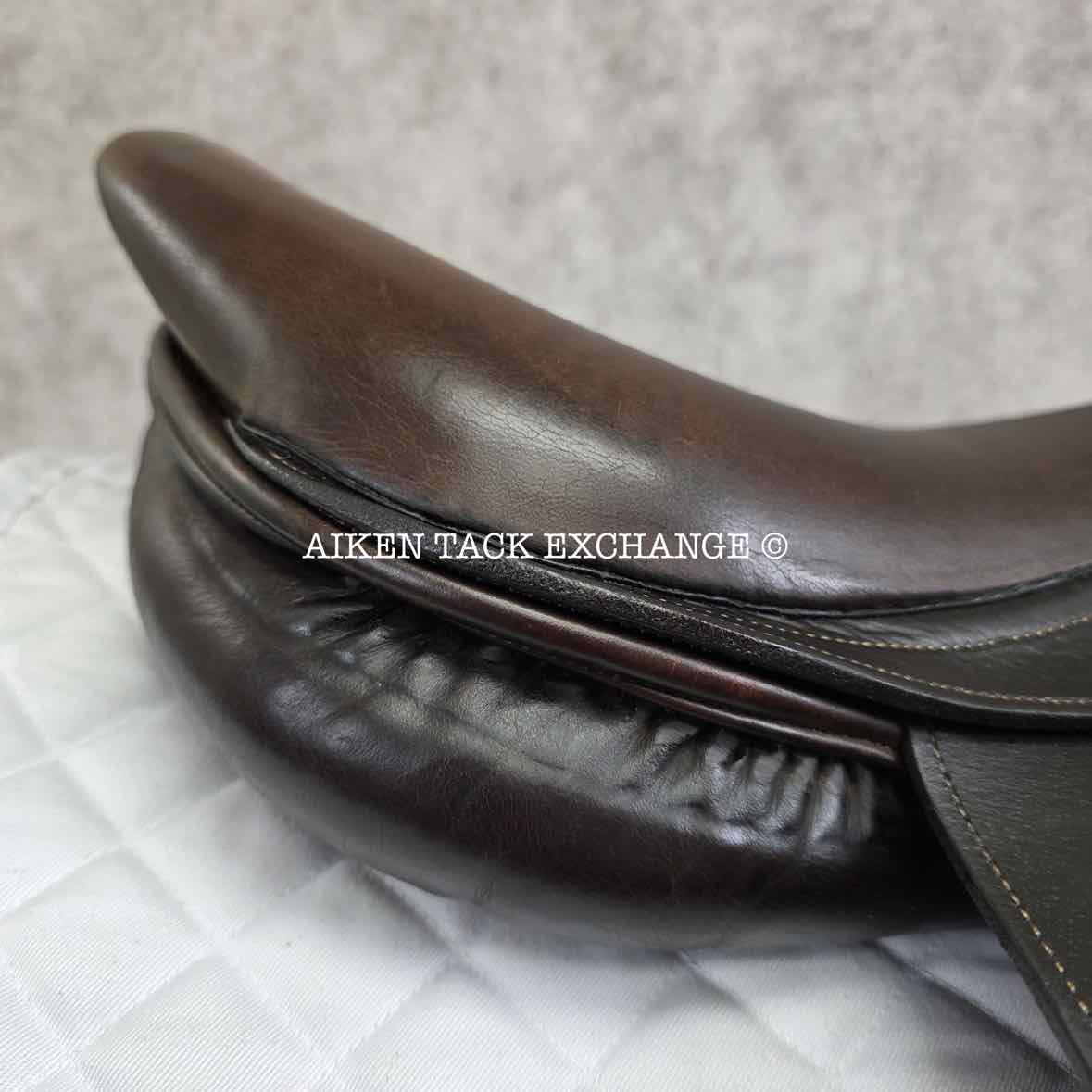 2003 Devoucoux Socoa Jump Saddle, 17" Seat, 2 Flap, Medium Wide Tree, Wool Flocked Panels