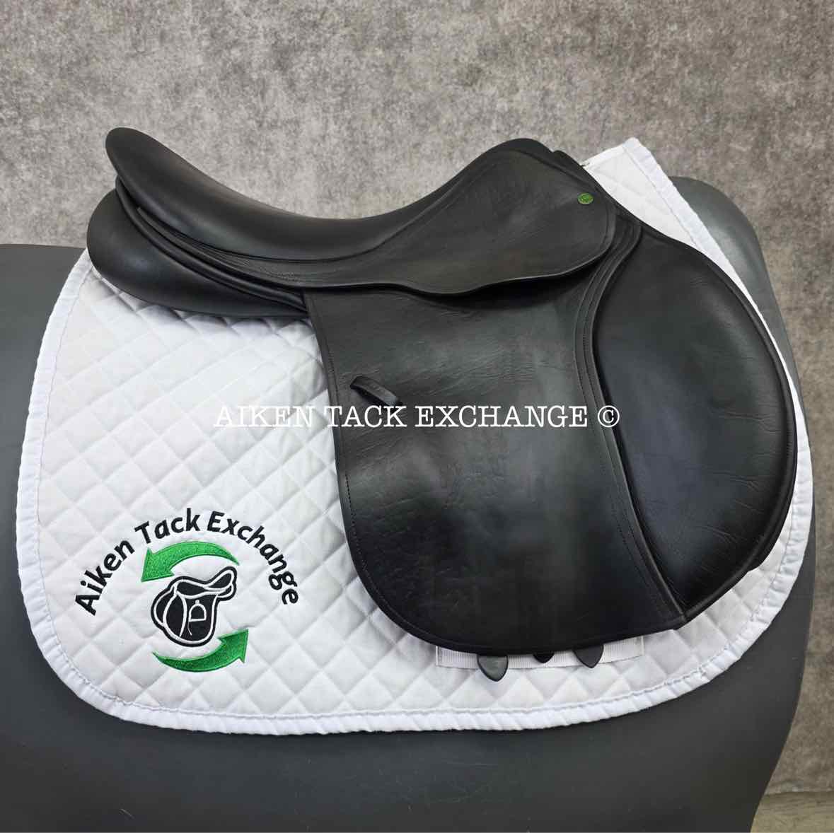 2007 County Innovation Jump Saddle, 18" Seat, Medium Tree, Wool Flocked Panels