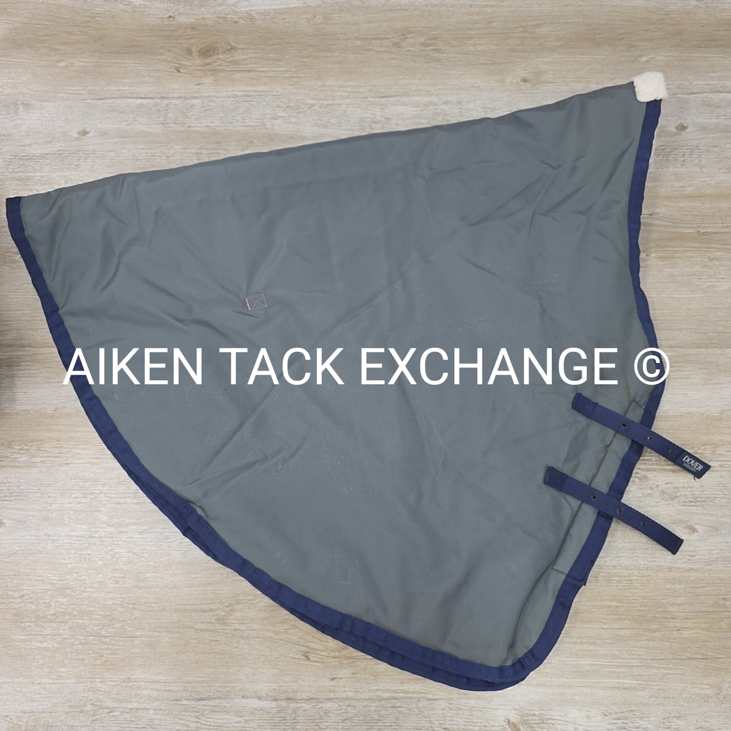 Dover Saddlery Riders International Medium / Heavy Weight Turnout Blanket with 2