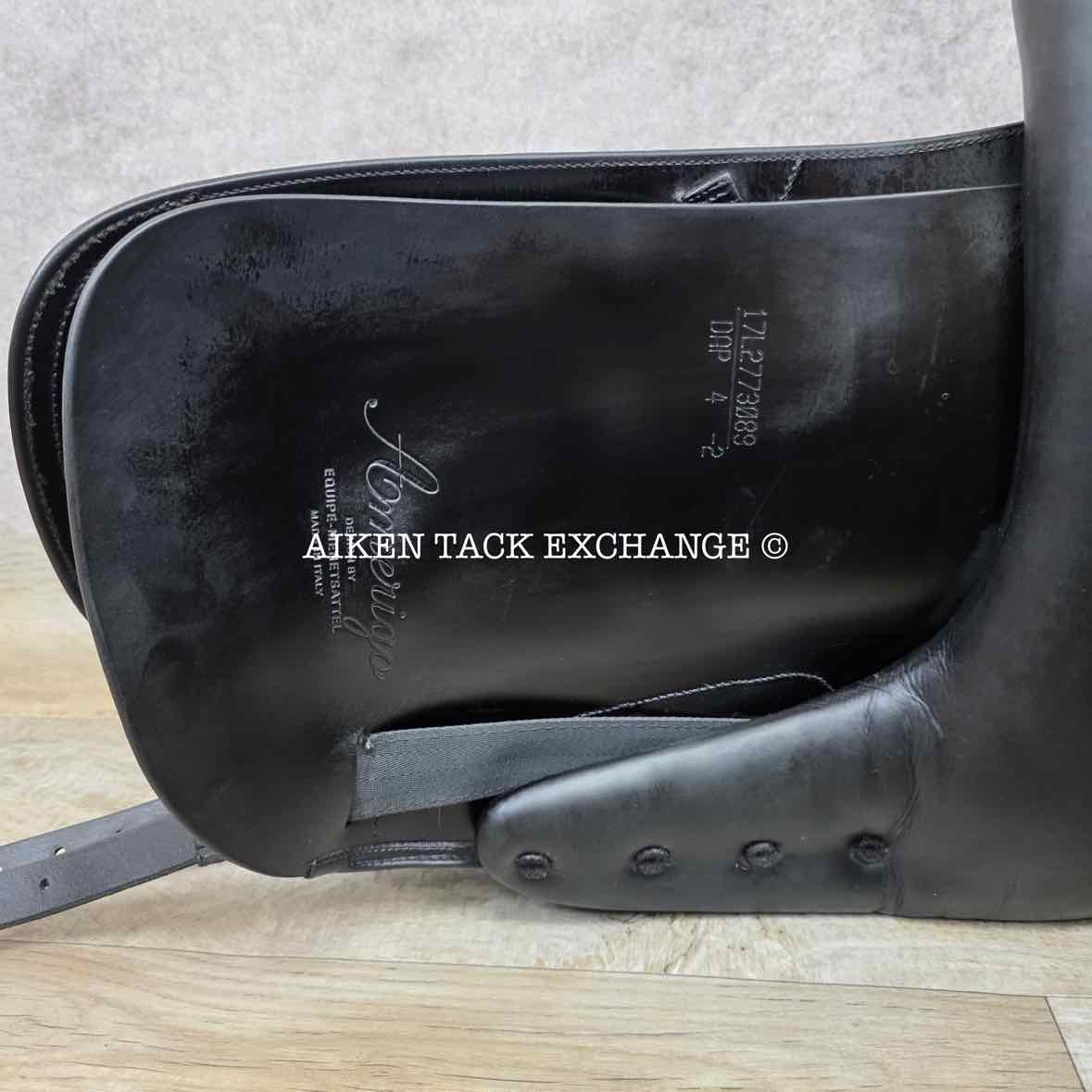 2009 Amerigo Pinerolo Classic Dressage Saddle, 17" Seat, M/MN Tree, Wool Flocked Panels