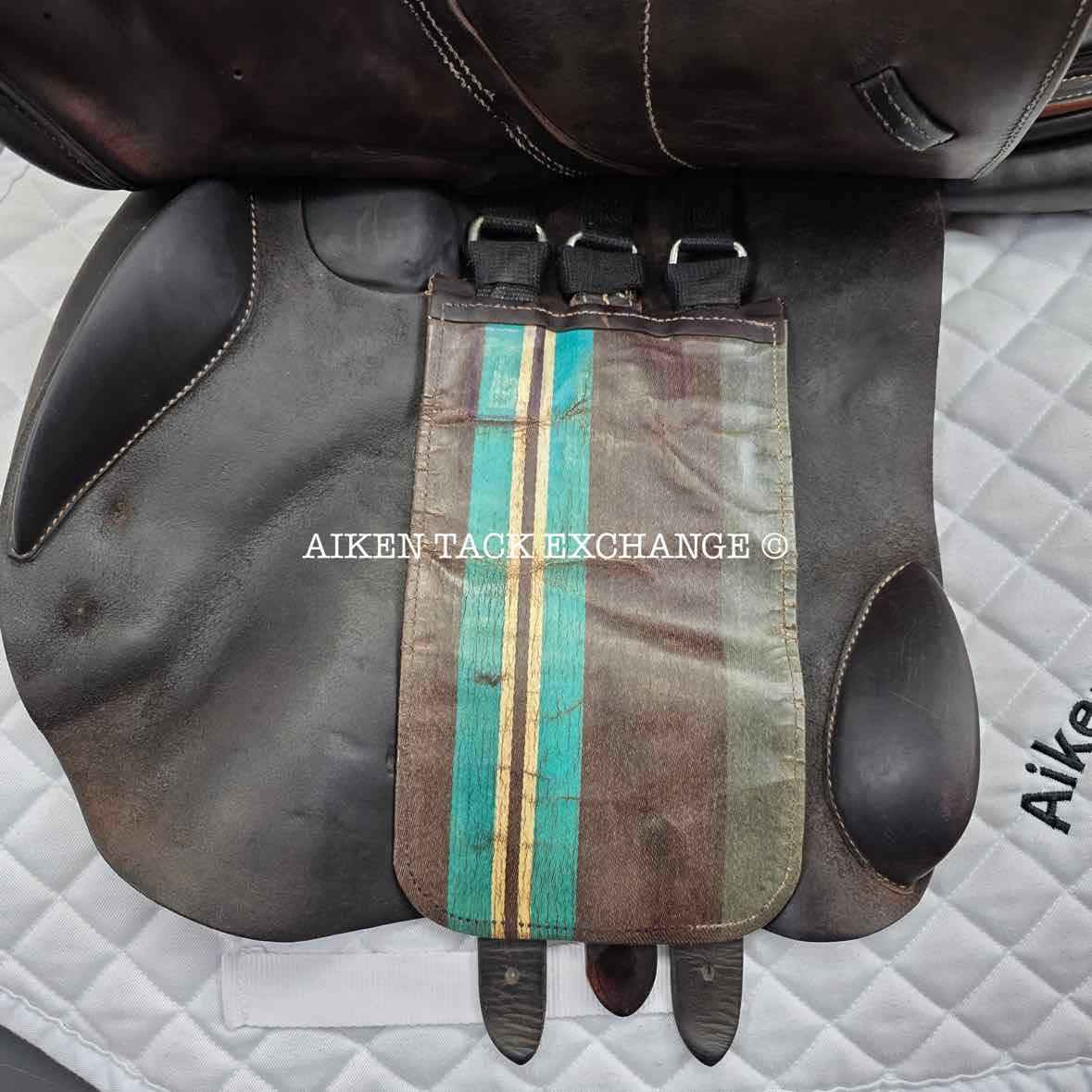 2011 Voltaire Palm Beach Close Contact Jump Saddle, 17.5" Seat, 2A Flap, Medium Wide Tree, PRO Panels, Full Buffalo Leather