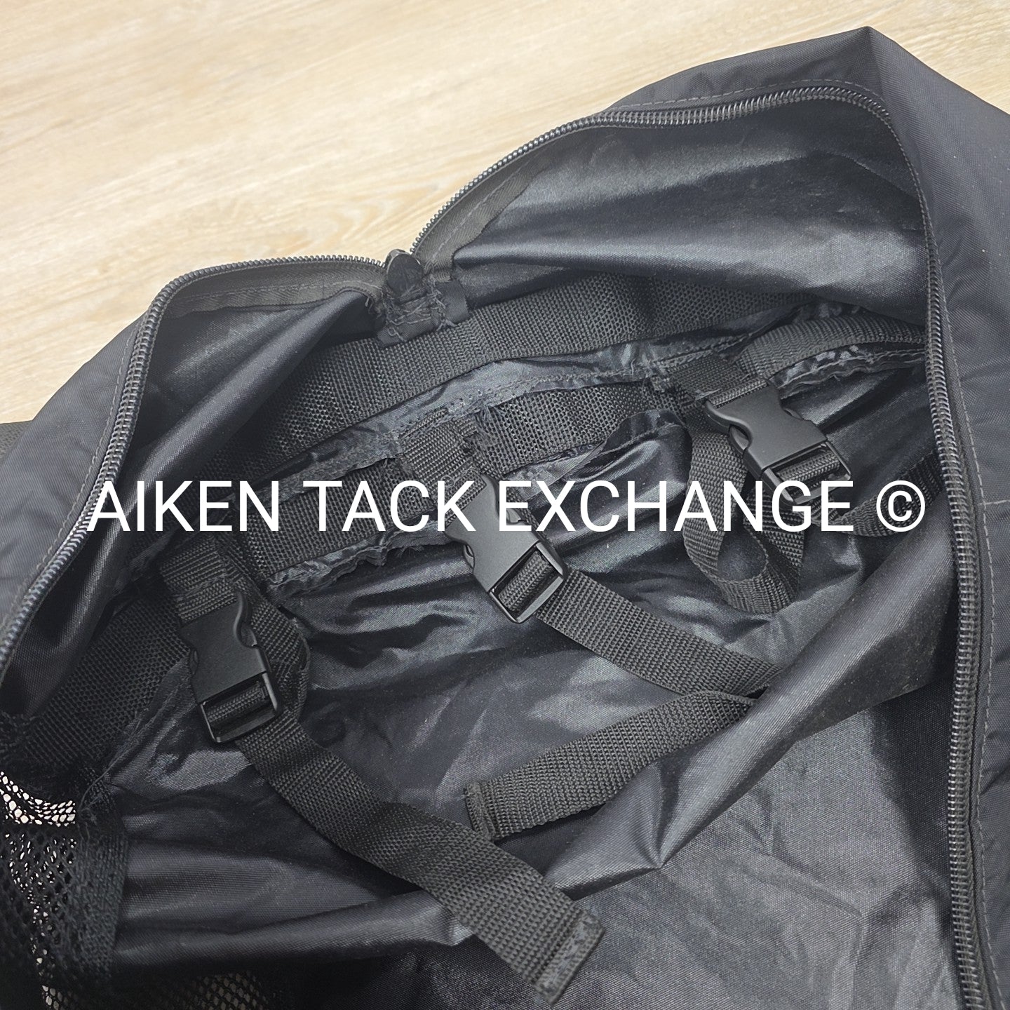 Tuck-M-In Hanging Bridle Bag