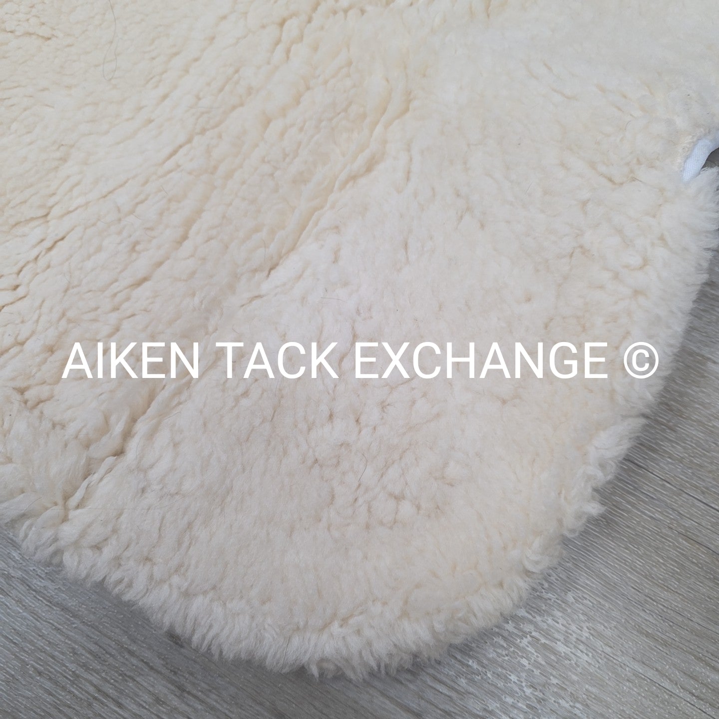 Total Saddle Fit 6 Point Sheepskin Half Pad with Wither Freedom, Size S / M